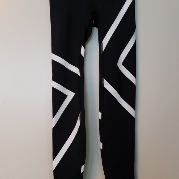 Gap - Black and White Legging - Picture 3 of 5